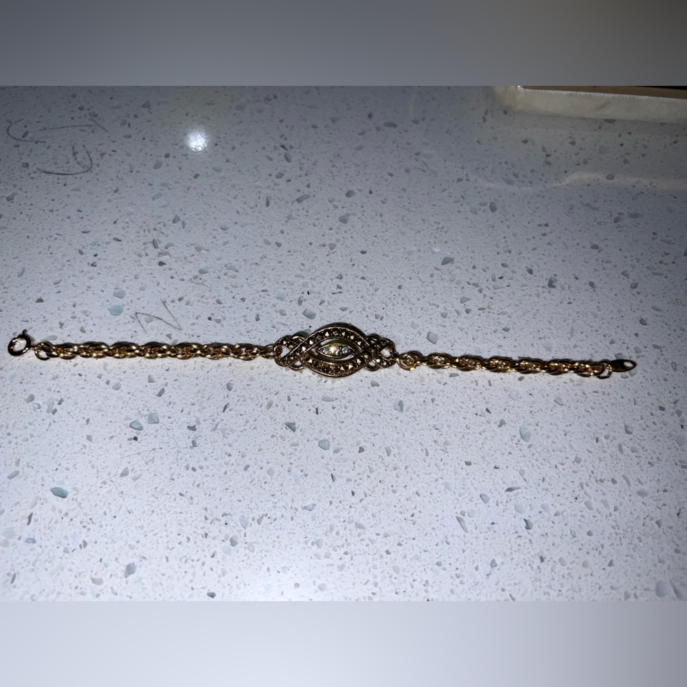 Vintage Avon Heirloom Classic Bracelet - Picture 5 of 5